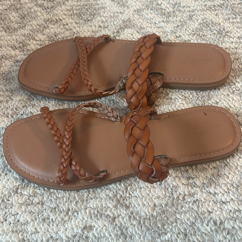 Universal Thread Braided Sandal - Picture 3 of 3